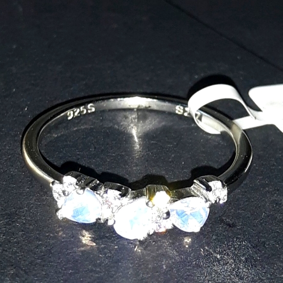Jewelry - 🍁 2 for 33 - Size 7 Moonstone Ring
